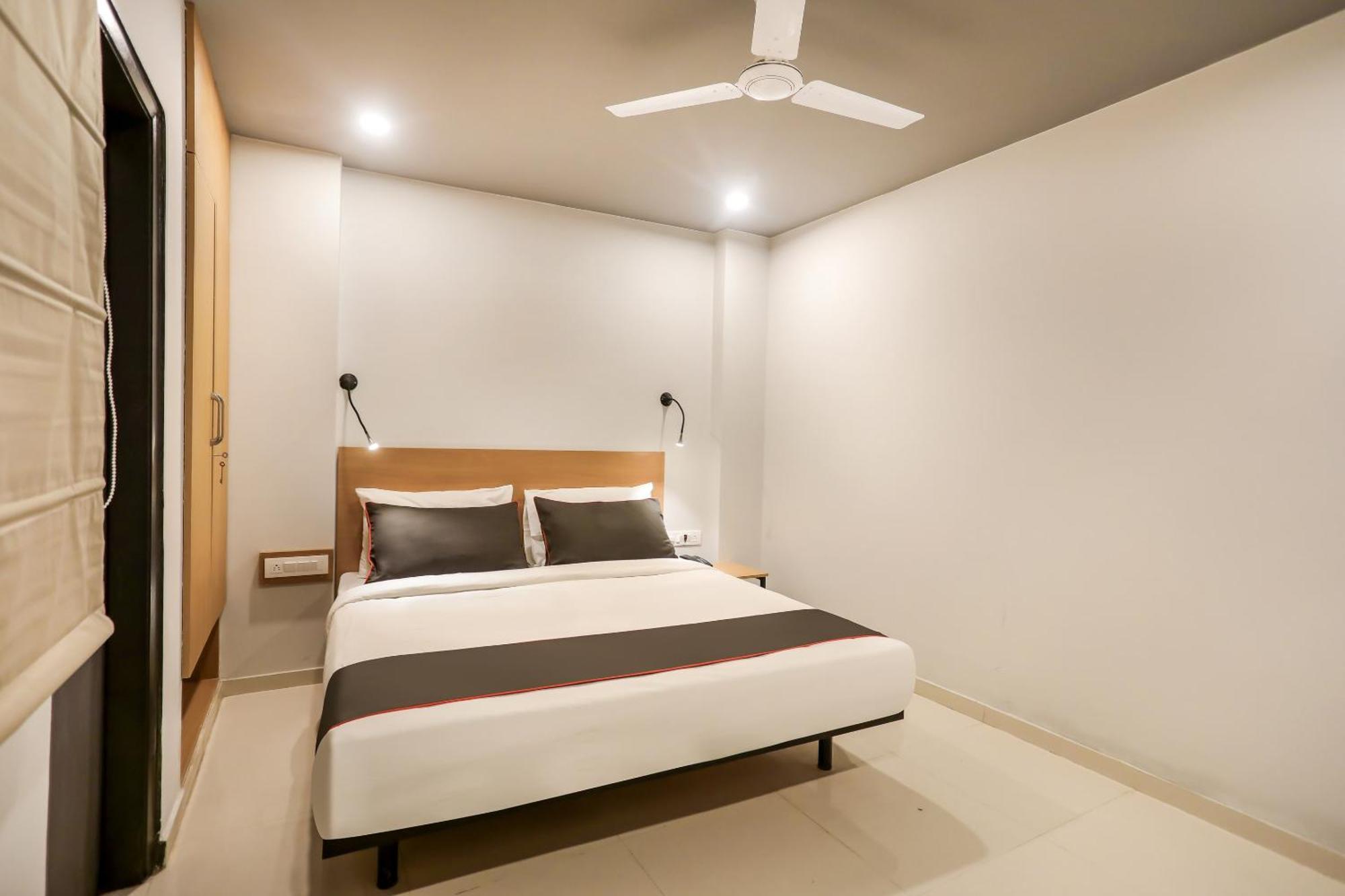 Super Collection O Le Noida Hotel Near Sector 76 Metro Station Luaran gambar