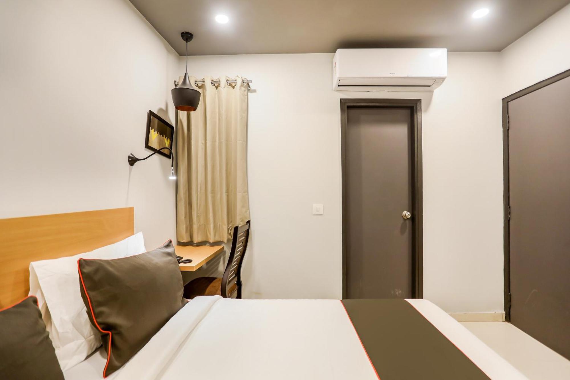 Super Collection O Le Noida Hotel Near Sector 76 Metro Station Luaran gambar